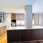 The Eca De Queiroz House - No Cv D - Central One-Bedroom Apartment